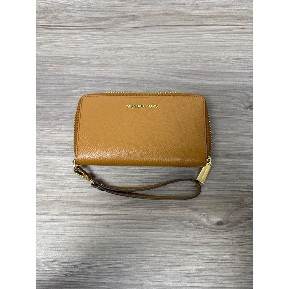 Michael Kors Jet Set Travel Large Flat Multifunction Phone Case Wristlet in Acor